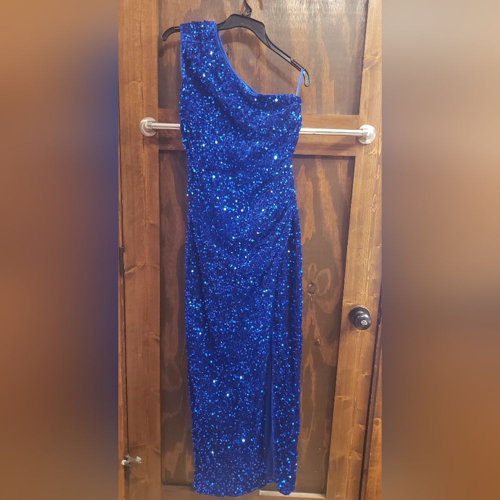 Gorgeous deep blue sequin dress new